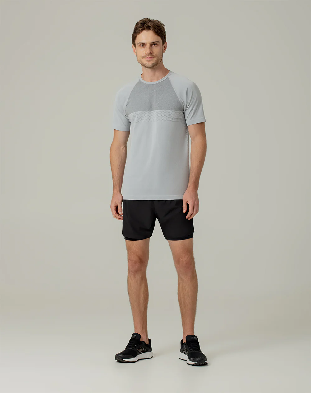 Camiseta deportiva control humedad gris hombre - Image 3