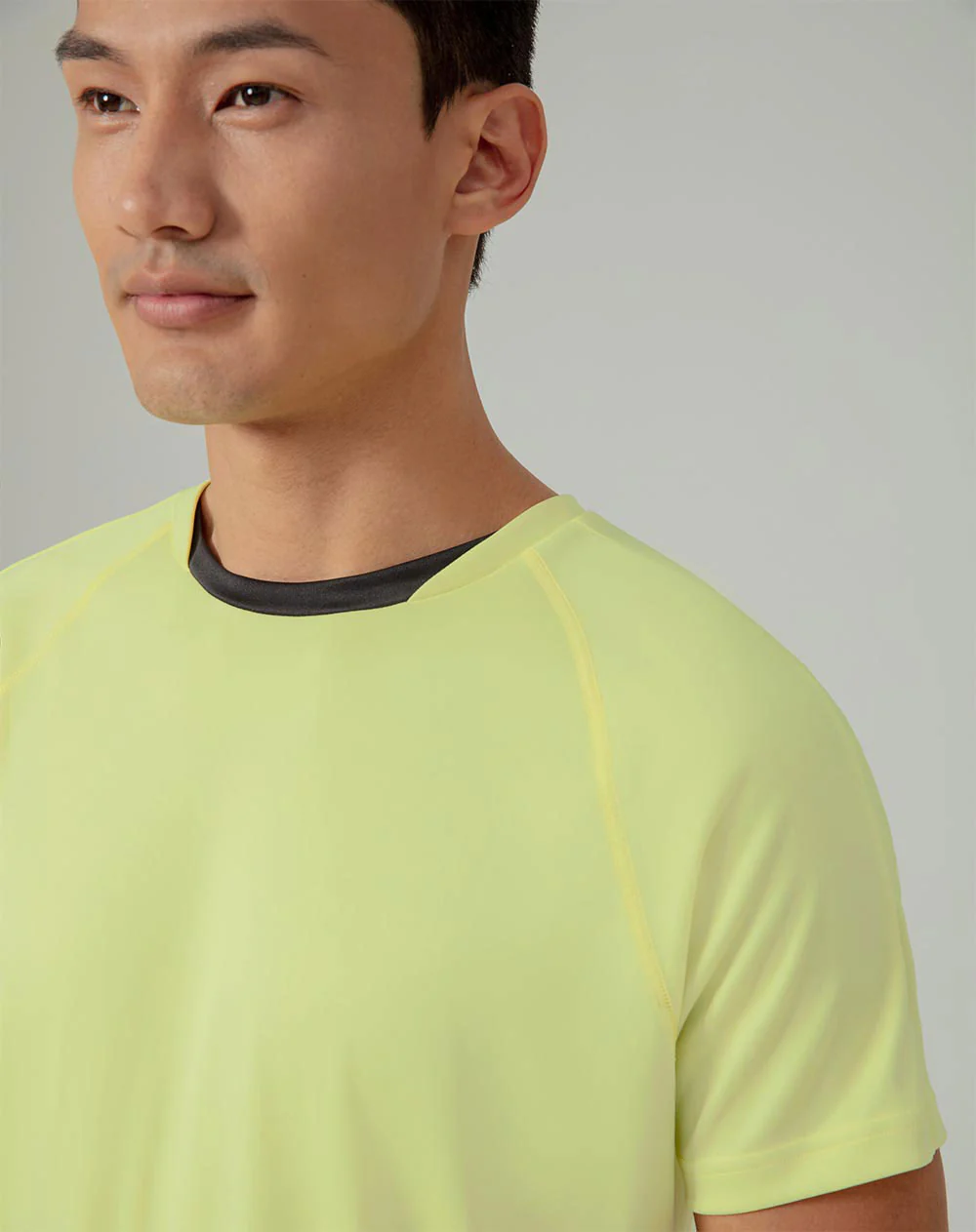 Camiseta deportiva hombre control humedad verde - Image 4