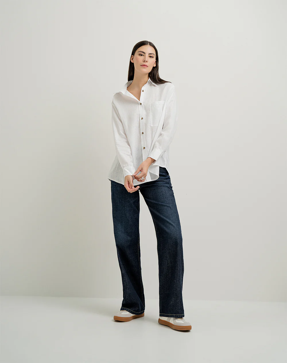 Camisa manga larga oversize lino blanca mujer - Image 4