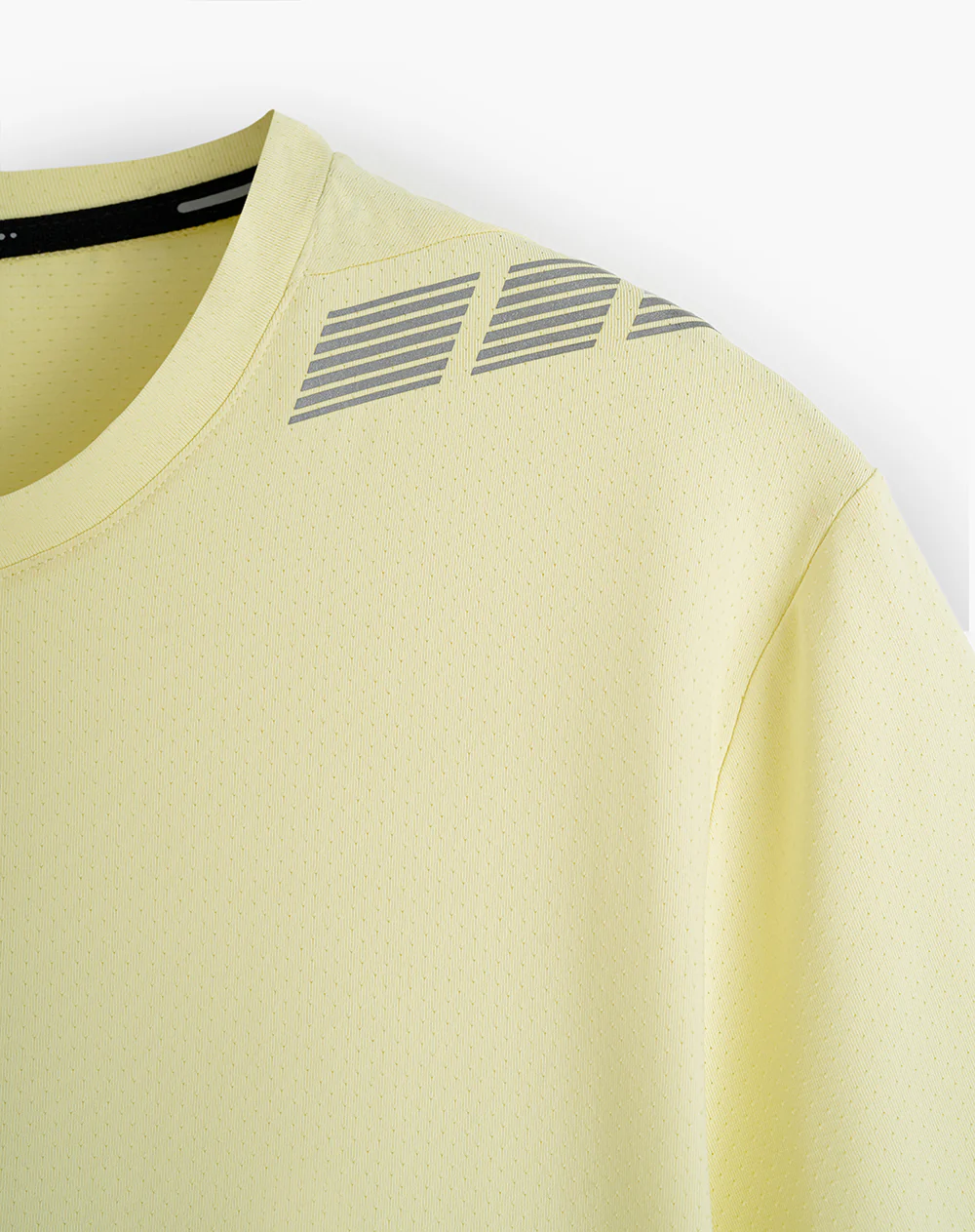 Camiseta deportiva control humedad amarilla hombre - Image 4