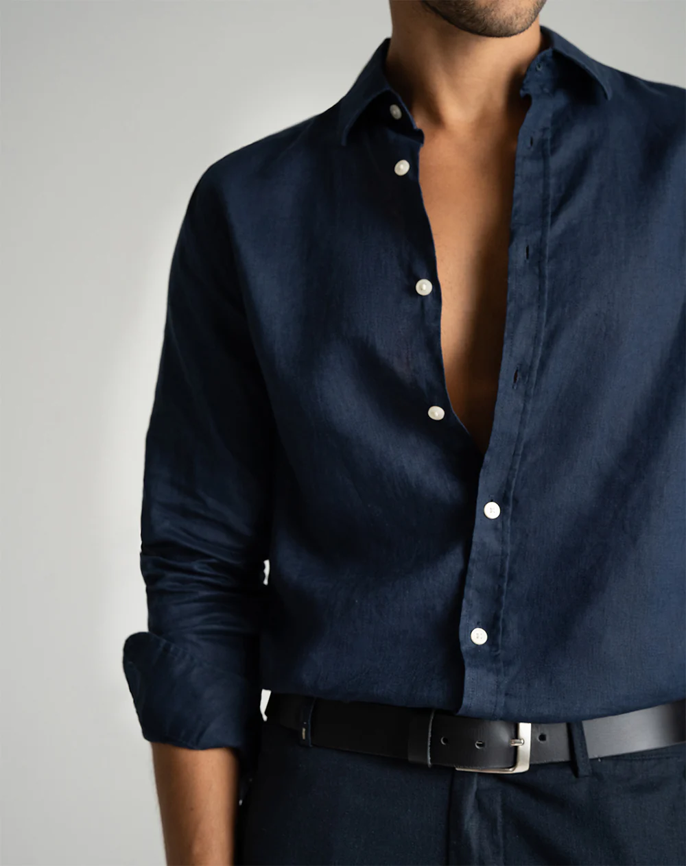 Camisa manga larga regular lino azul hombre - Image 4
