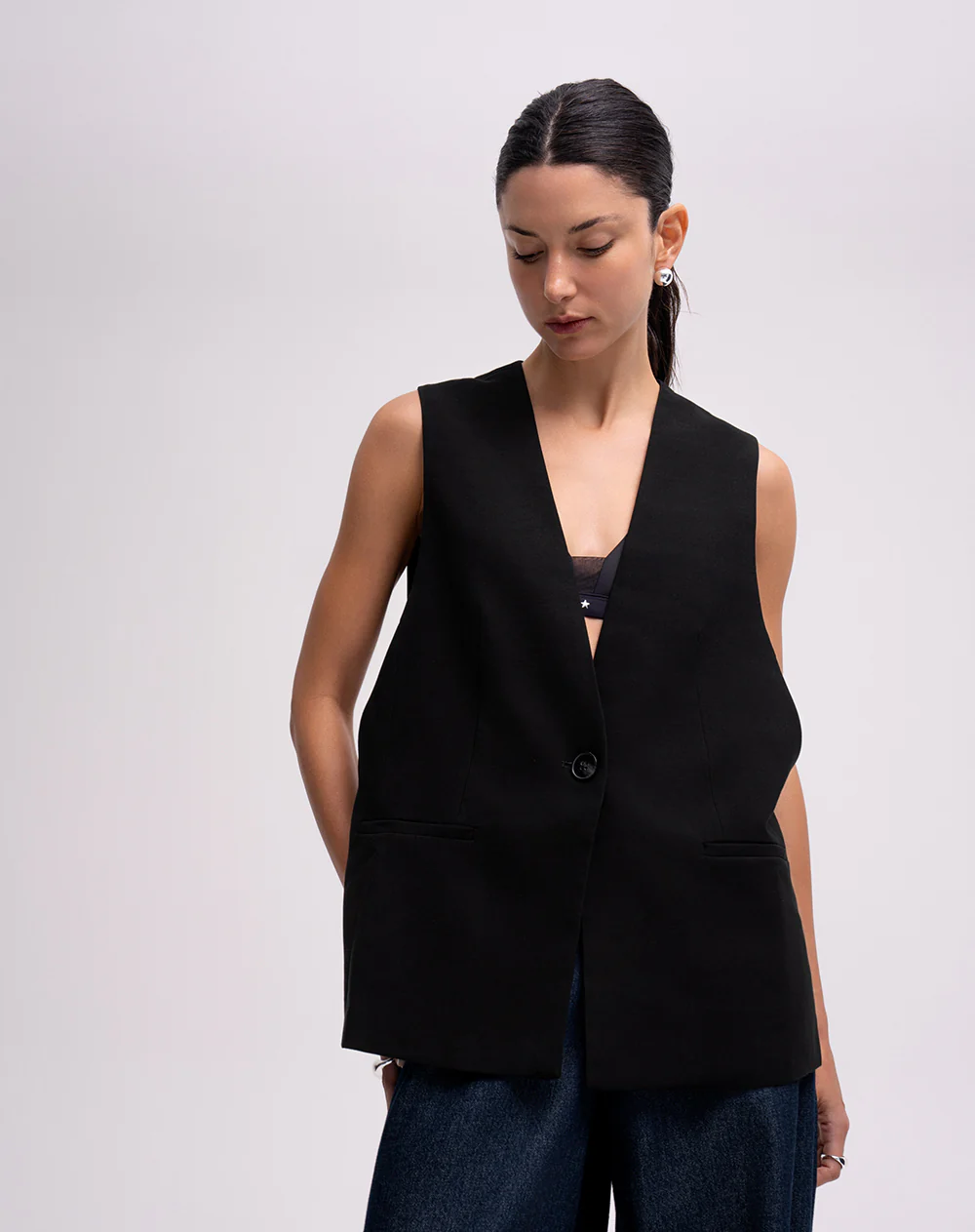 Chaleco tipo sastre oversize negro mujer - Image 3