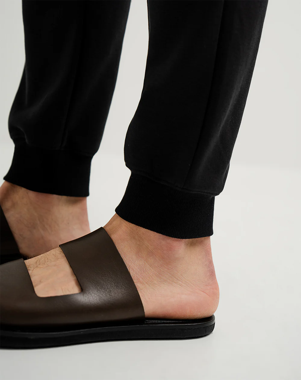 Jogger confort regular negro hombre - Image 6