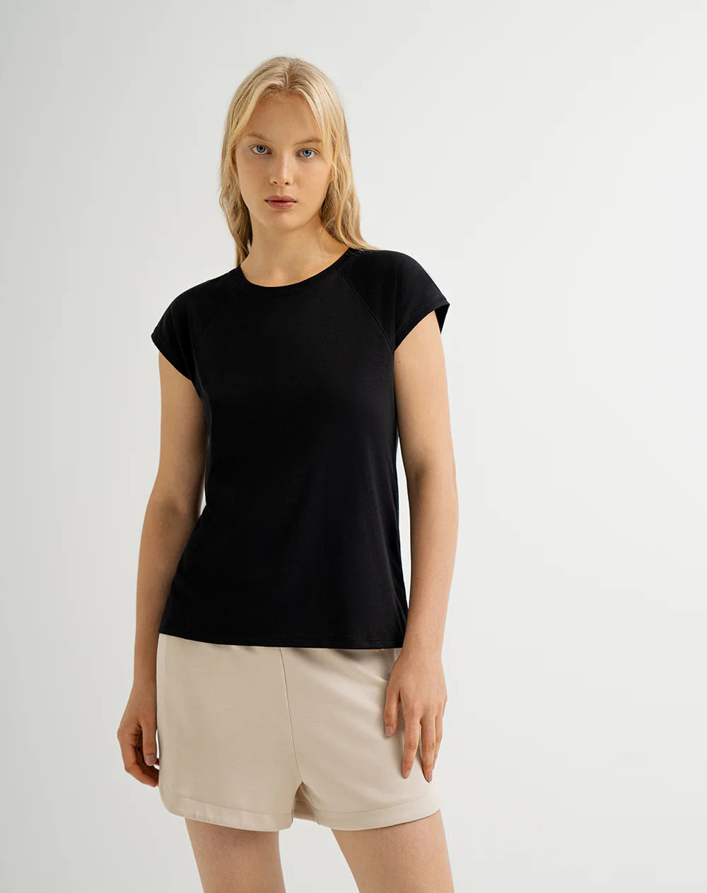 Camiseta regular algodón negra mujer - Image 4