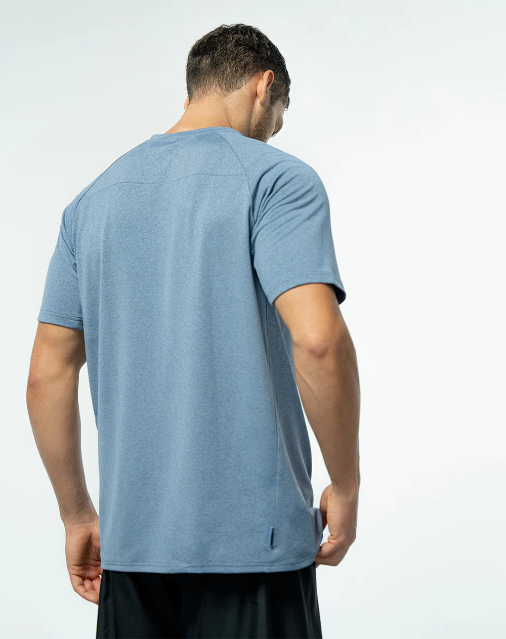 Camiseta deportiva hombre control humedad azul - Image 4