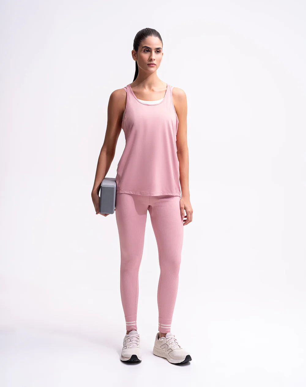 Camiseta esqueleto deportiva secado rápido rosada mujer - Image 3