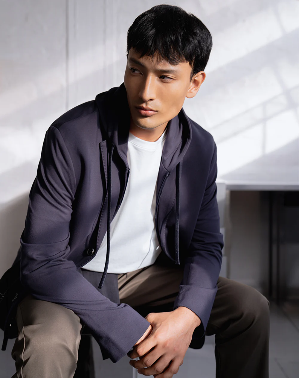 Blazer regular con capucha azul hombre - Image 6