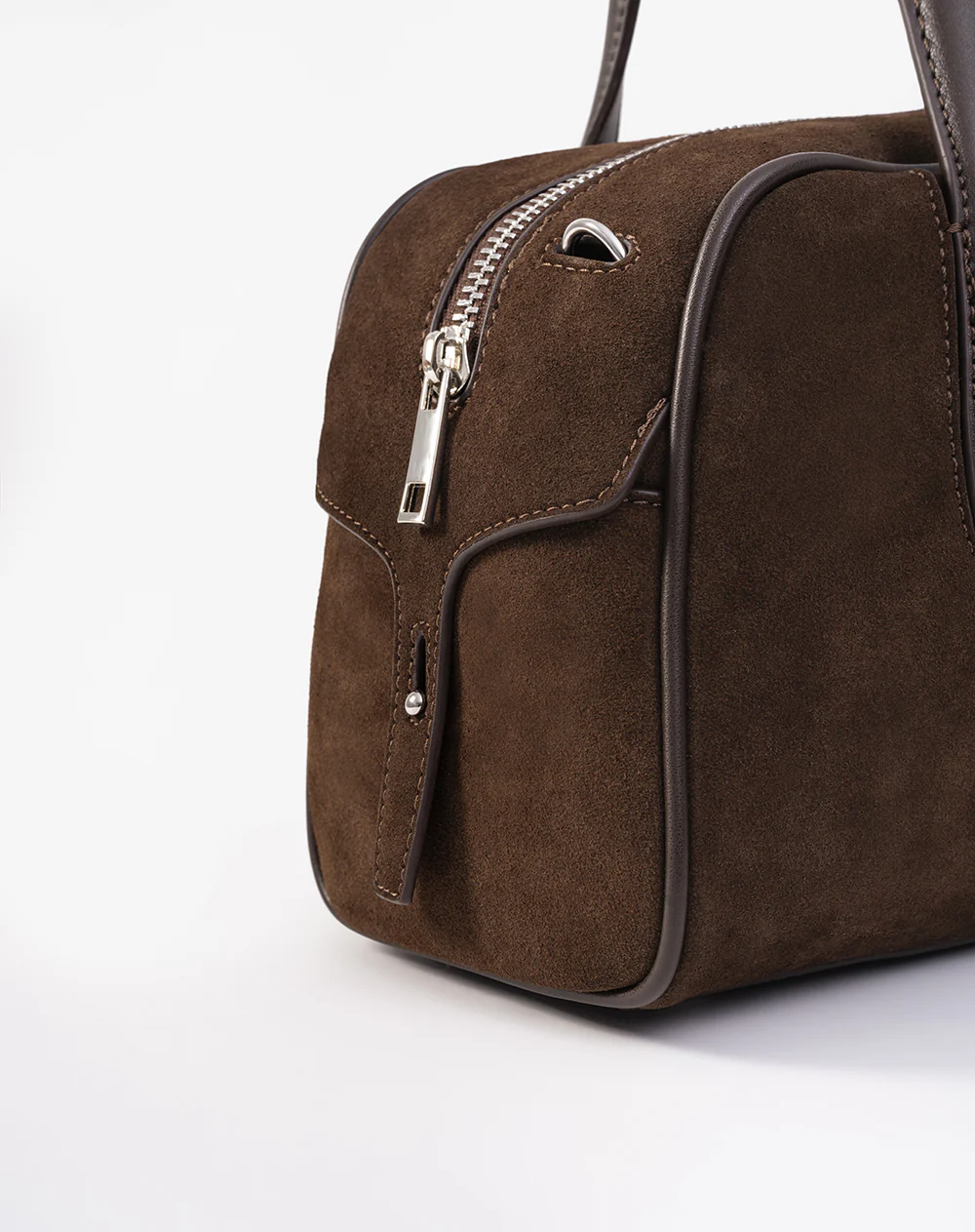 Bolso maletín tipo gamuza café - Image 5