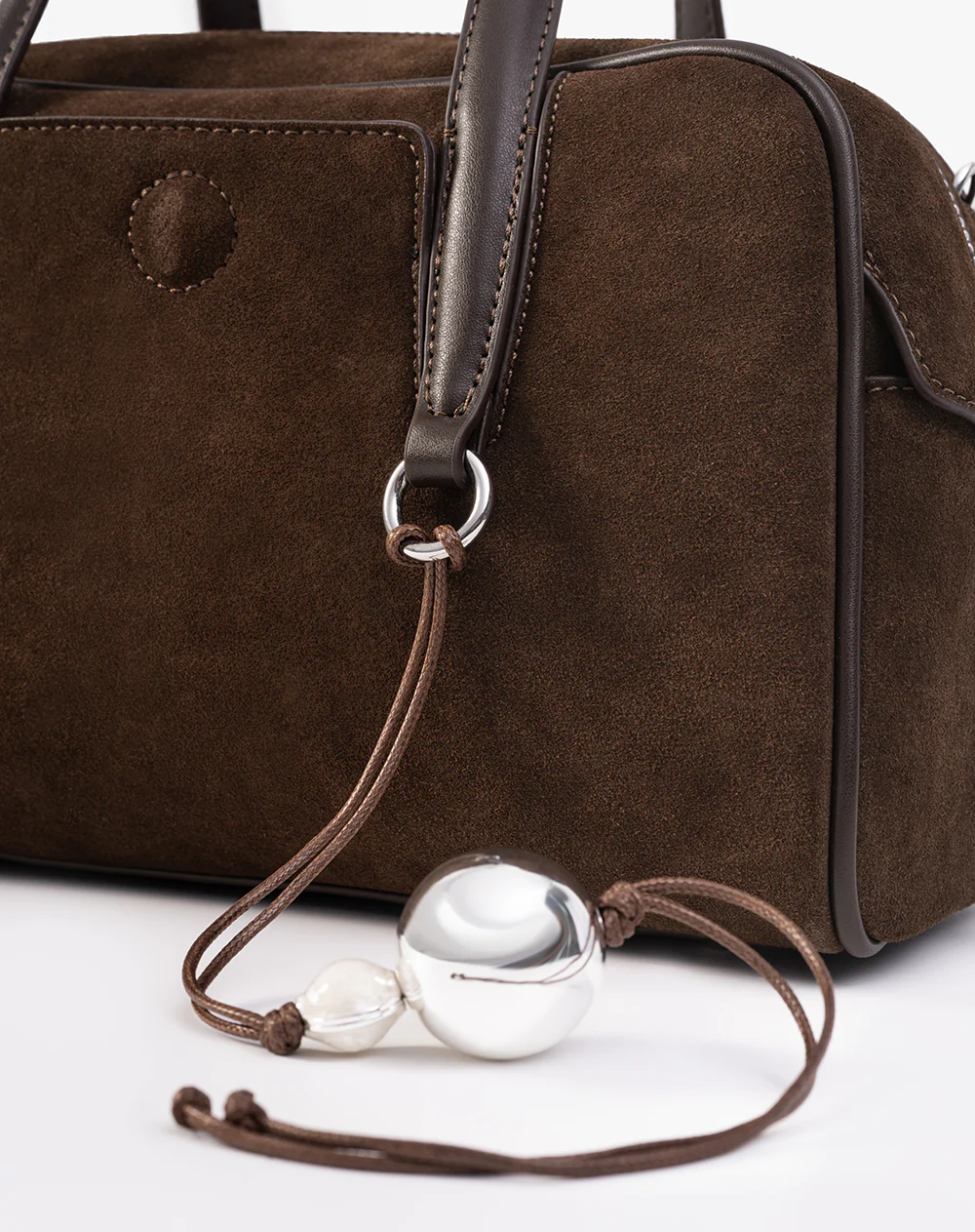 Bolso maletín tipo gamuza café - Image 8