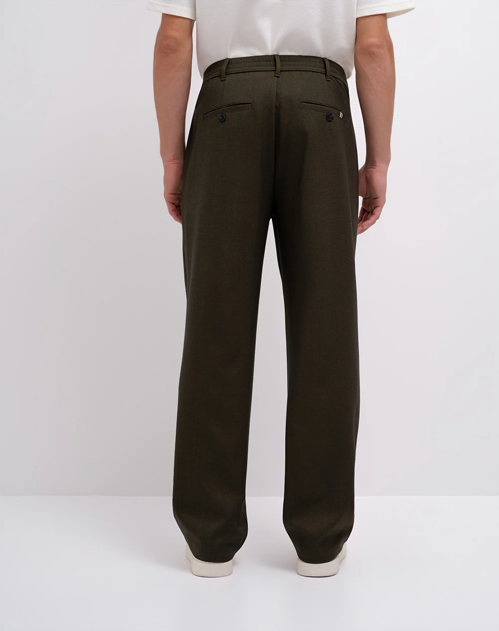 Pantalón regular tipo sastre café hombre - Image 2