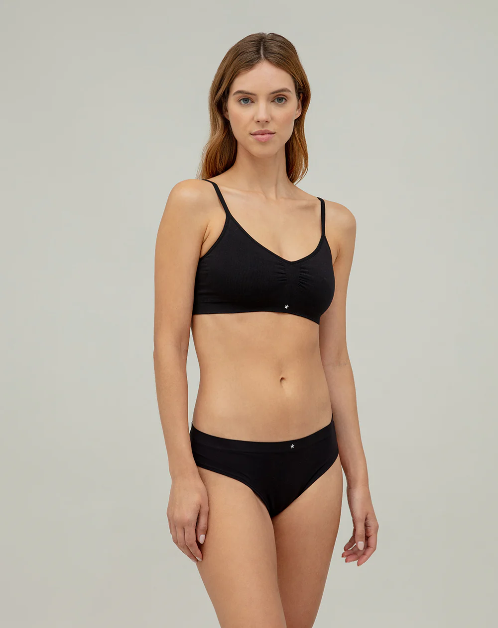 Top soporte ligero seamless copas removibles negro - Image 3